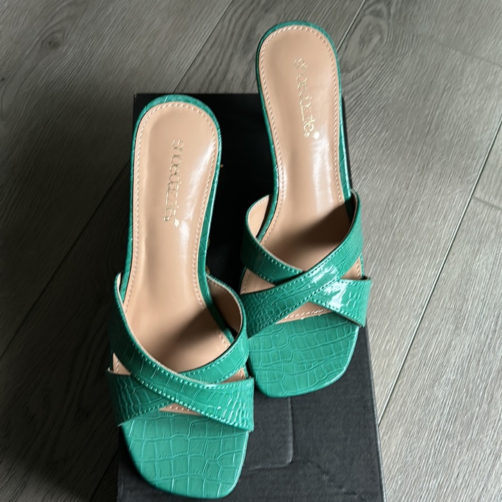 Lilia Heeled Sandal - Tropical Green - Picture 5 of 7